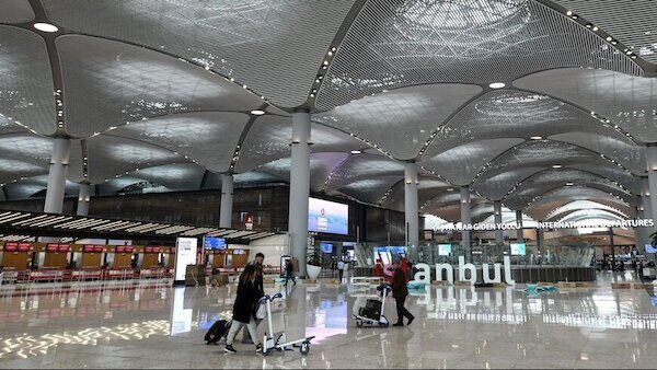 quá cảnh ở istanbul có cần visa không